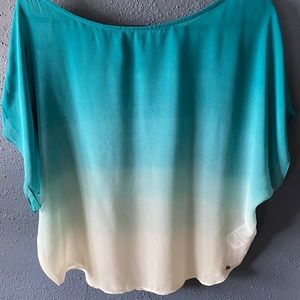 Ombré blue and white top